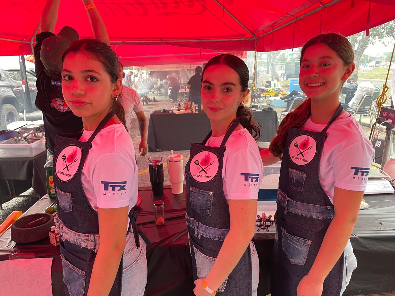 Apoyan TTX México y MTX Servicios® a equipo de jóvenes parrilleras